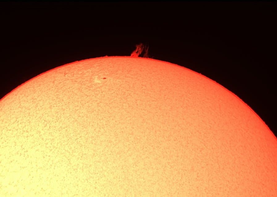 slunce-protuberance
