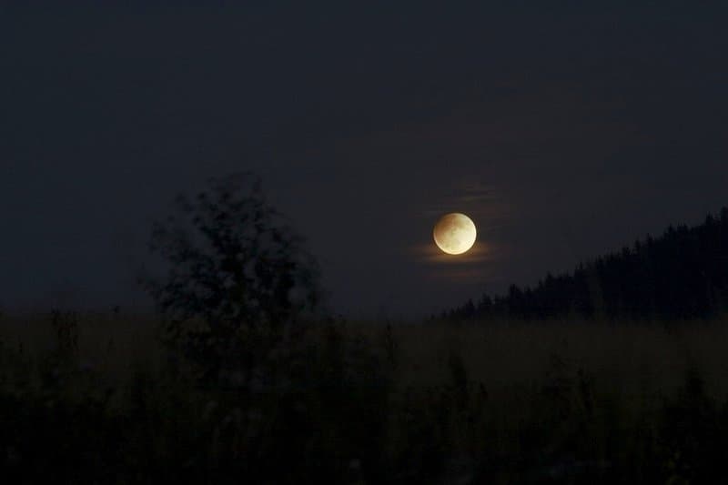 2022 05 Vecery zatmeni